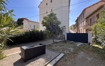 Property slide 14