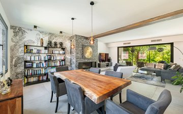 Property slide 10