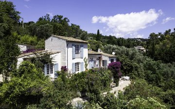 Property slide 9