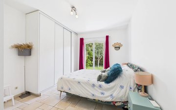 Property slide 20