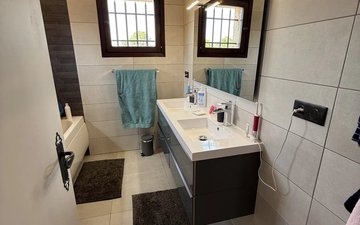 Property slide 18