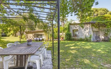Property slide 8