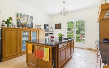 Property slide 10