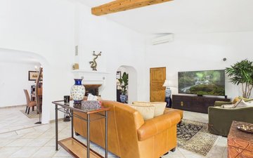 Property slide 10