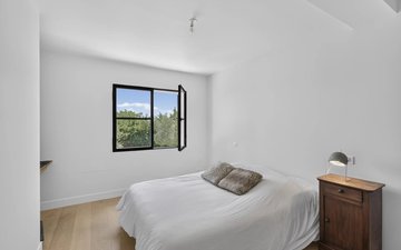 Property slide 18