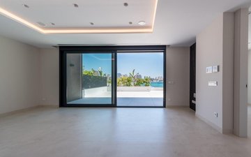 Property slide 32