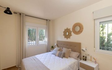 Property slide 44