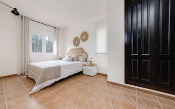Property slide 86