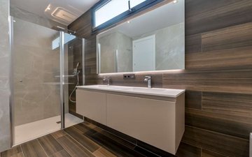 Property slide 80