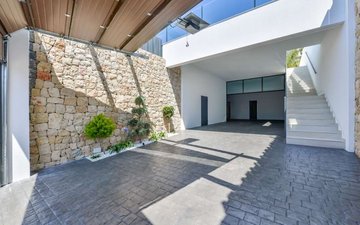 Property slide 85