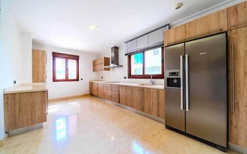 Property slide 20