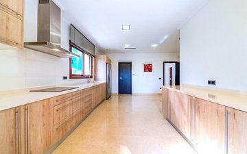 Property slide 21