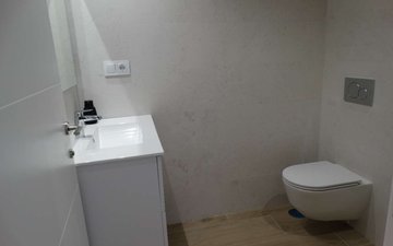 Property slide 32