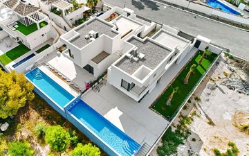 Property slide 32