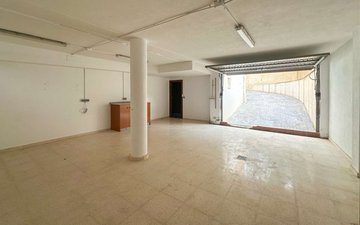 Property slide 82