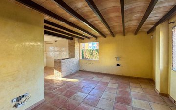 Property slide 32