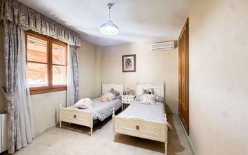 Property slide 22