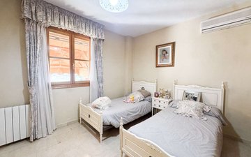 Property slide 25
