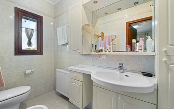 Property slide 22