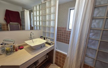Property slide 16
