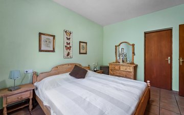 Property slide 18