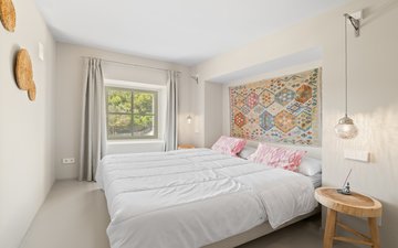 Property slide 14