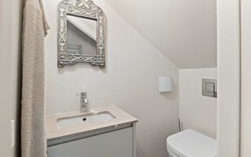 Property slide 10