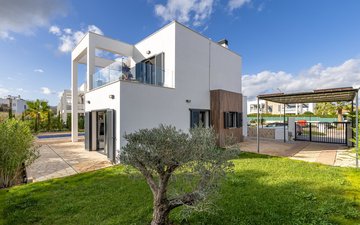 Property slide 10