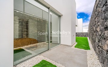 Property slide 39