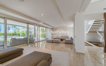 Property slide 10
