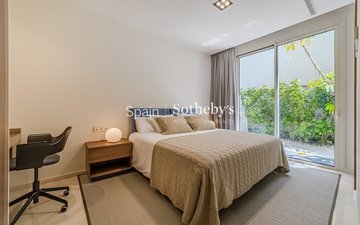 Property slide 25
