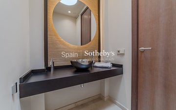 Property slide 19
