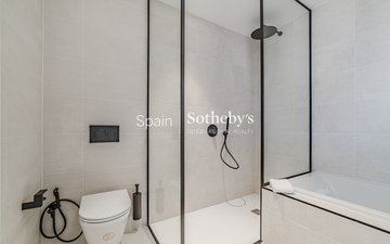 Property slide 32