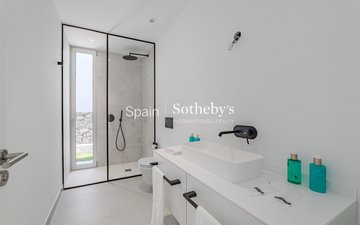 Property slide 22
