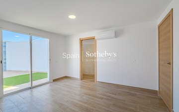 Property slide 22
