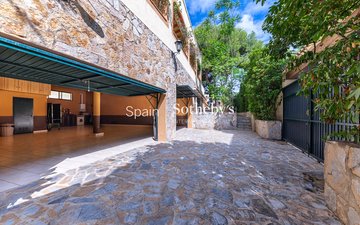 Property slide 22