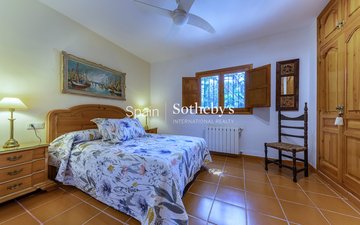 Property slide 34