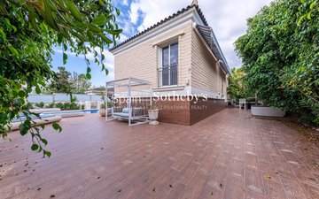 Property slide 17
