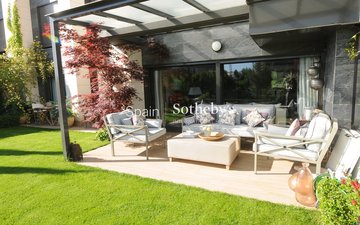Property slide 48