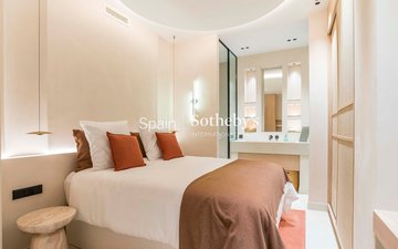 Property slide 32