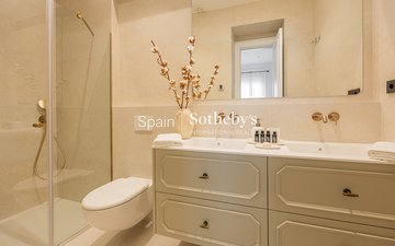 Property slide 22