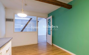 Property slide 28
