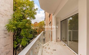 Property slide 32