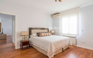 Property slide 32