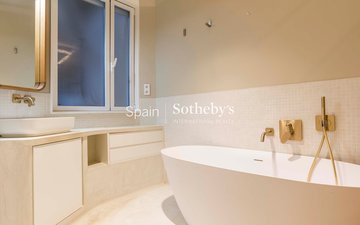 Property slide 24