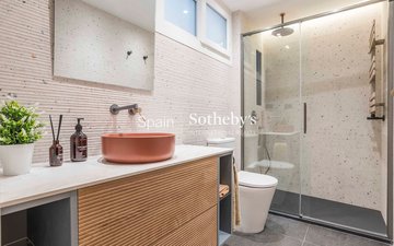 Property slide 21