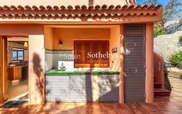Property slide 41