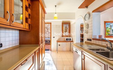 Property slide 10