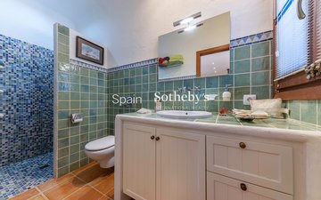 Property slide 22