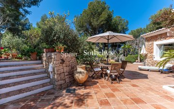 Property slide 16